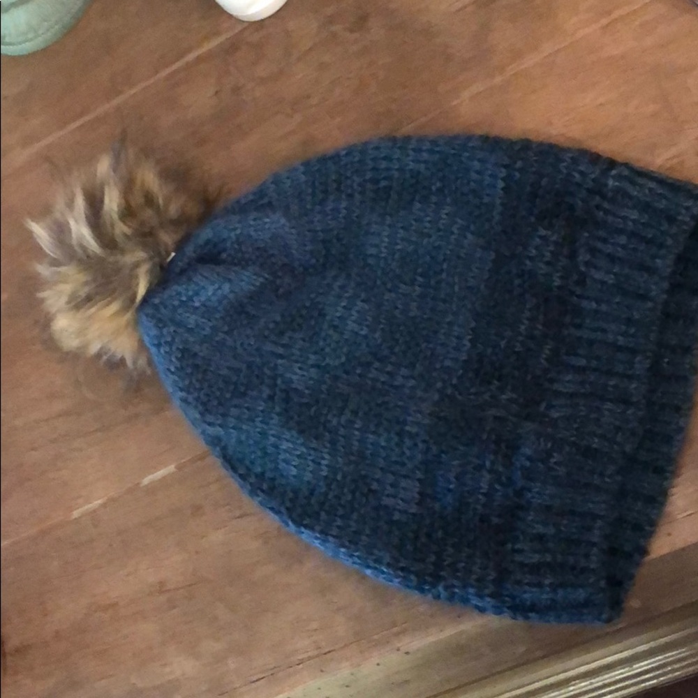 Bennie hat - Picture 2 of 3